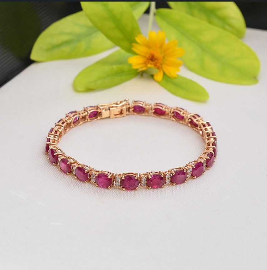 18KT Yellow Gold Diamond and Oval Ruby Bracelet